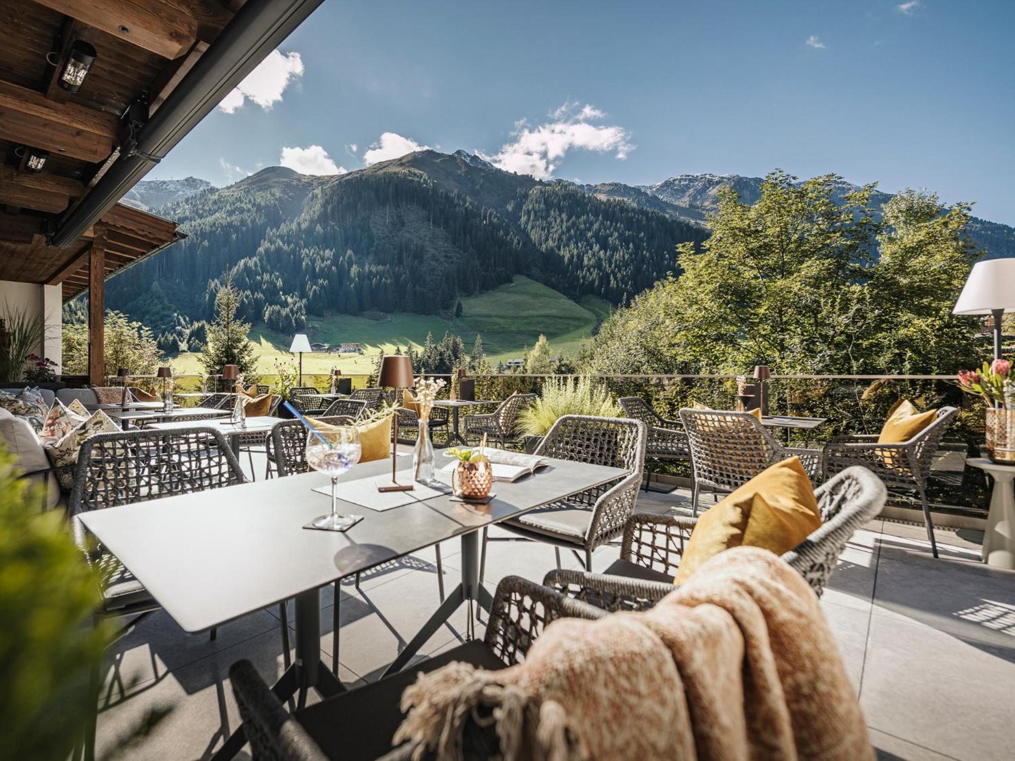 Hotel Bergkristall Zillertal - Adults Only 14 Years Plus Hippach Eksteriør billede